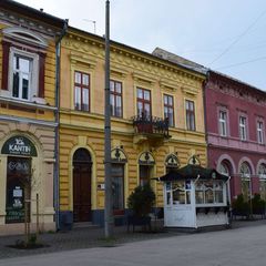 Lakóház és üzlet - Szent István király út 39. | Lakóház és üzlet - Szent István király út 39.