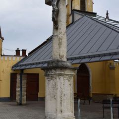A temető központi kőkeresztje | A temető központi kőkeresztje