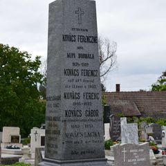 Kovács Ferenc családi sírboltja | Kovács Ferenc családi sírboltja